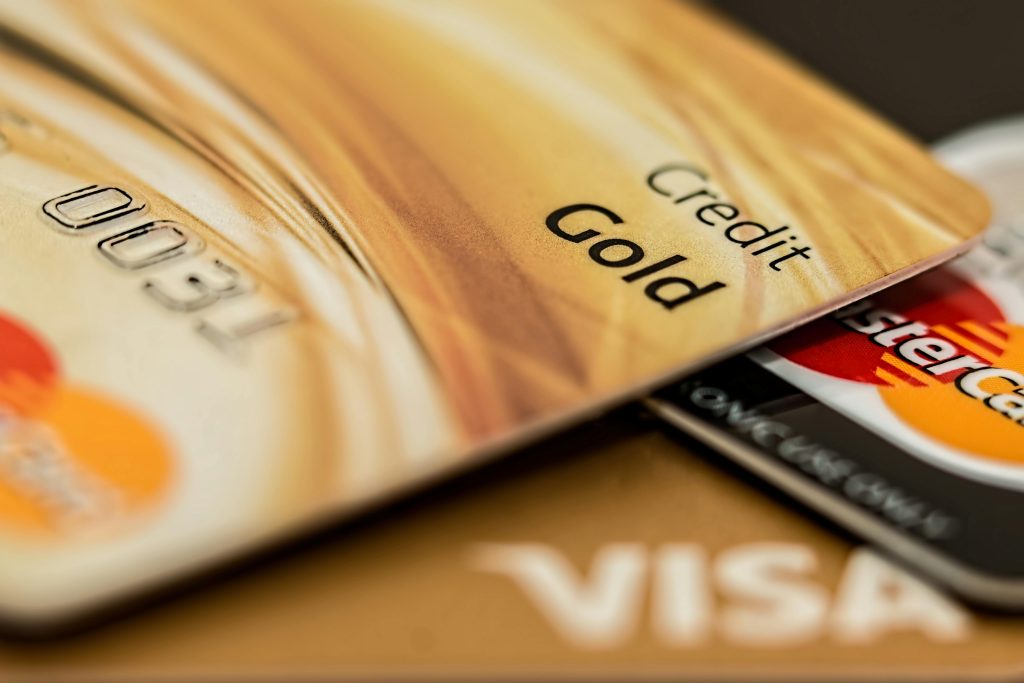 Descubra os Melhores Cartões de Crédito com Cashback para Compras Online no Brasil